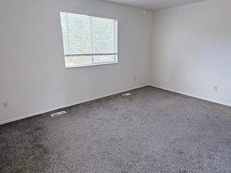 975 E 170 N — Photo 18