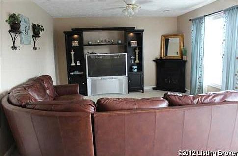 2nd image of 149 Helmwood Cir