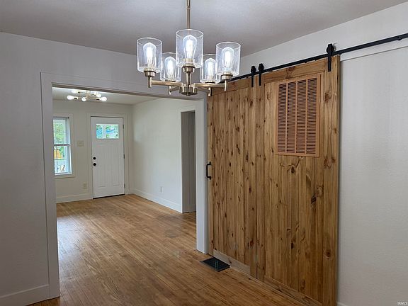 4th image of 2109 S Eaton Ave