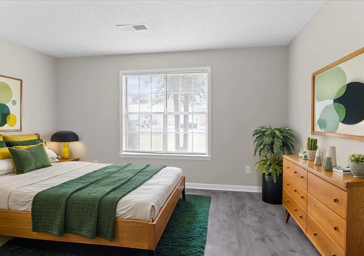 Chateau Apartments — photo 19