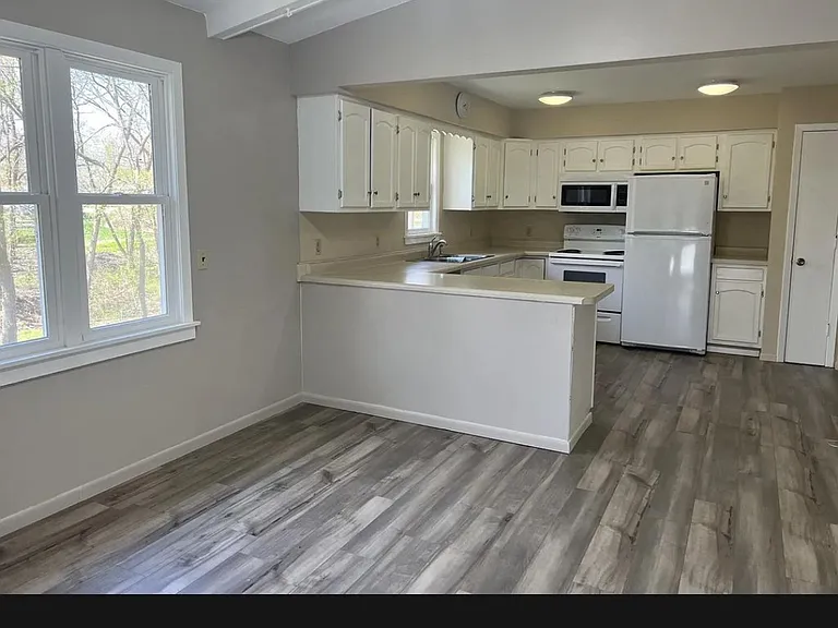 253 Tower Hghts Ct #253 — Photo 5