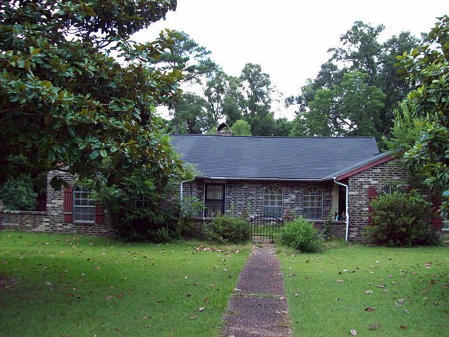 1st image of 102 Honeysuckle Ave