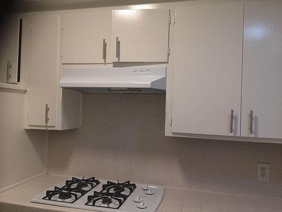 2nd image of 4411 Ventura Canyon Ave APT 202