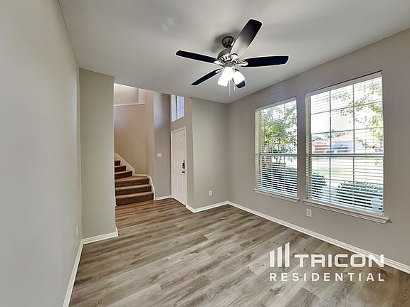 3rd image of 523 Pinnacle Dr