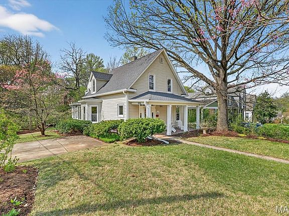 3rd image of 532 Tuxedo Blvd
