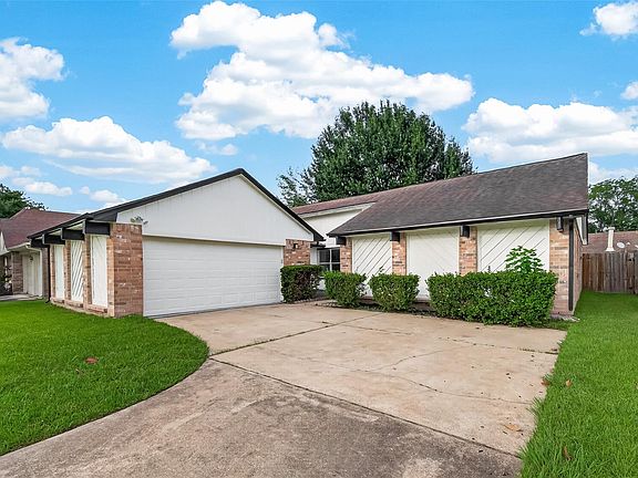 4th image of 2106 Endicott Ln