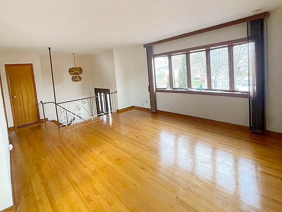 4th image of 4290 Richmond Ave