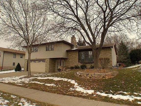 2nd image of 604 Oak Ave N