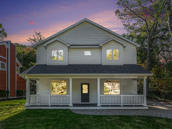 46304 Station Rd, New Buffalo, MI 49117