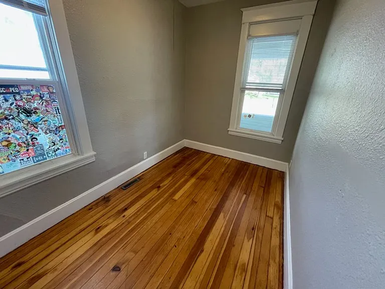 1648 Bush Avenue — Photo 10