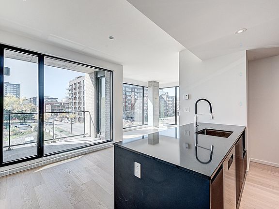 2nd image of 1616 Rue Des Bassins #323