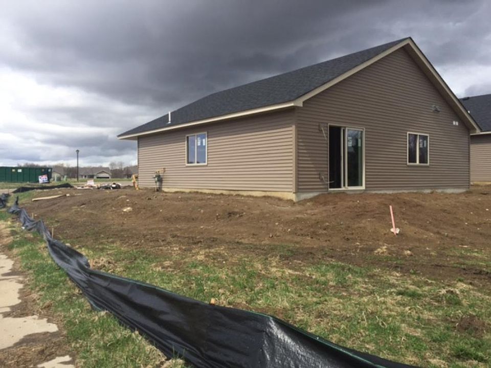 2nd image of 4003 Iris Ct