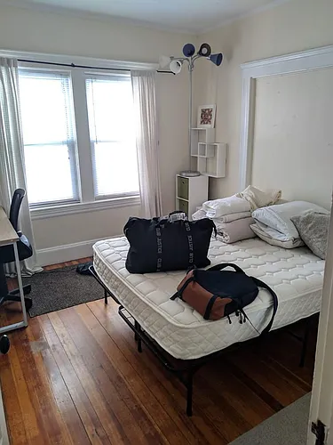 102 Line St Photo 1