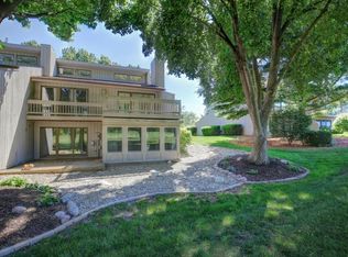 2306 Briar Hill Dr #A, Champaign, IL