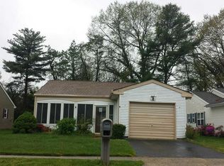 16 Chesterfield Ct, Southampton, NJ 08088