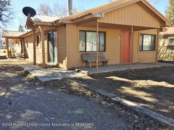 433 W 2nd St, Capitan, NM 88316