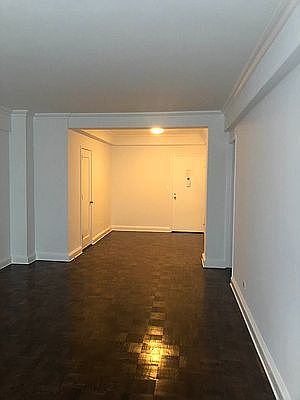 4th image of 400 E 64th St #3B