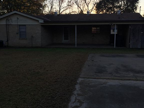 3rd image of 2637 E Cavett Dr