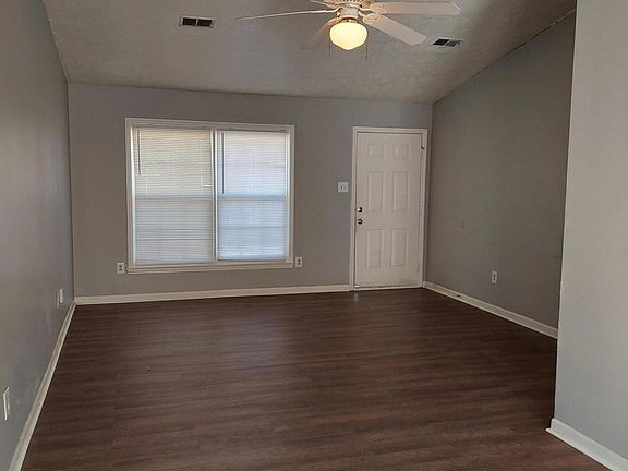 3rd image of 3454 Buckhorn Dr