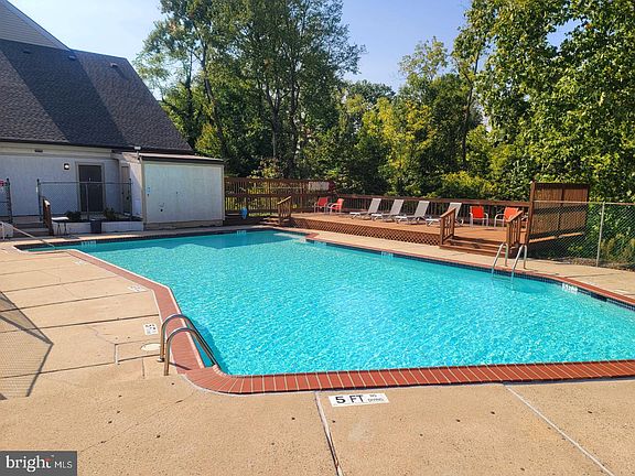 2nd image of 108 Harvest Ln #105