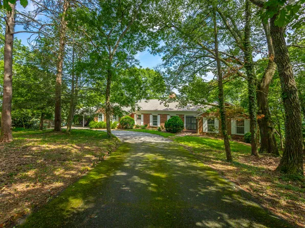 1613 Fairy Dell Trl, Lookout Mountain, GA 30750