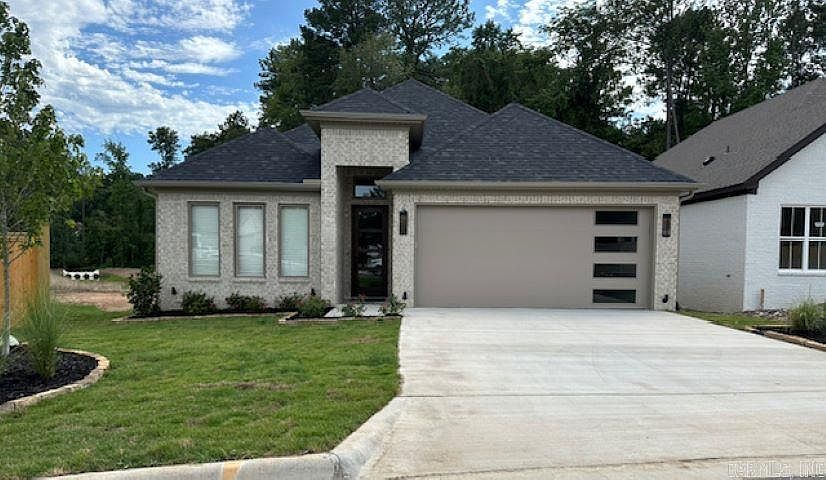 1st image of 16 Woodlands Park Ln