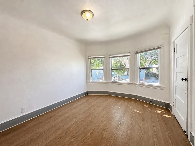 1630 8th Ave — Photo 7