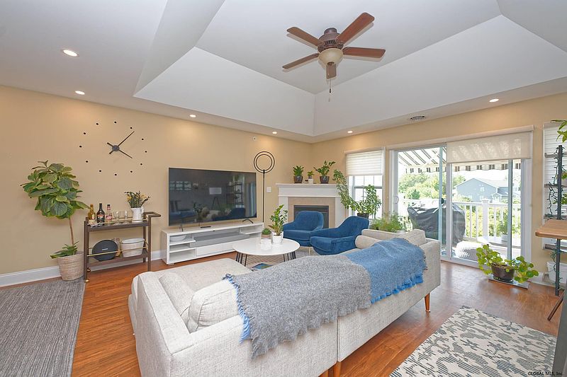 4th image of 603 BRUNSWICK MEADOW Way