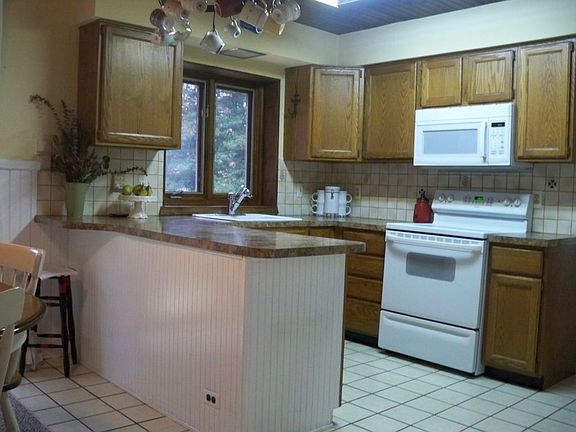 5th image of 8 Ditton Ln