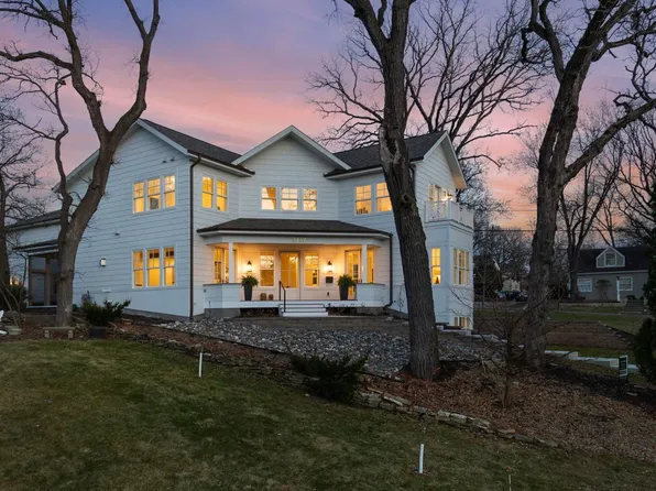 4717 Meadow Rd, Edina, MN 55424