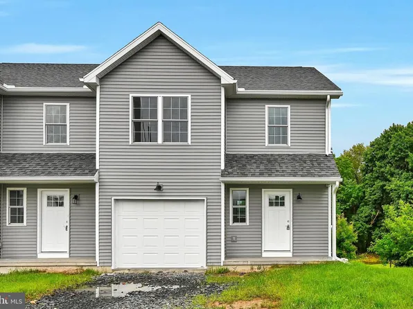 1336 Seneca St, Pottsville, PA 17901