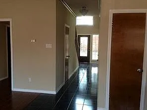 5 bed, 3.5 bath, 2892 sqft, $2,800 — Photo 3