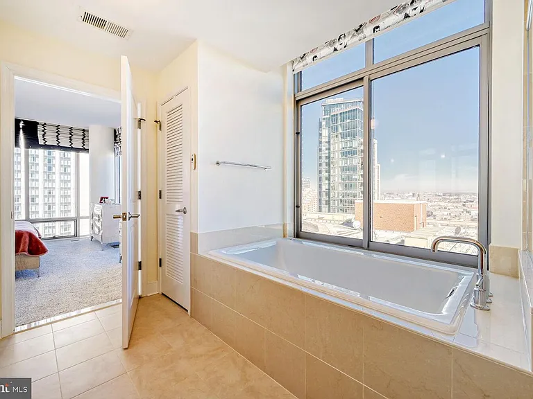675 President St #1501 — Photo 17