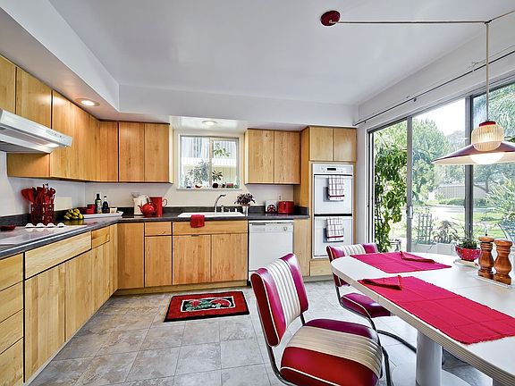 Light & Bright Upgraded Kitchen