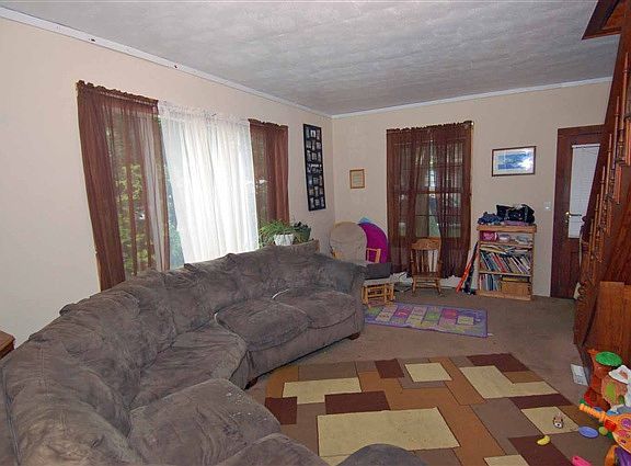 5th image of 3163 N Main St