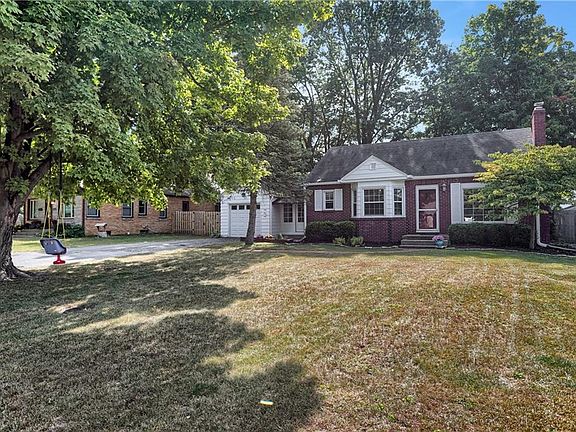 2nd image of 1657 Southview Dr