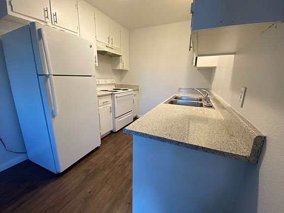 2nd image of 338 Montgomery St APT 5