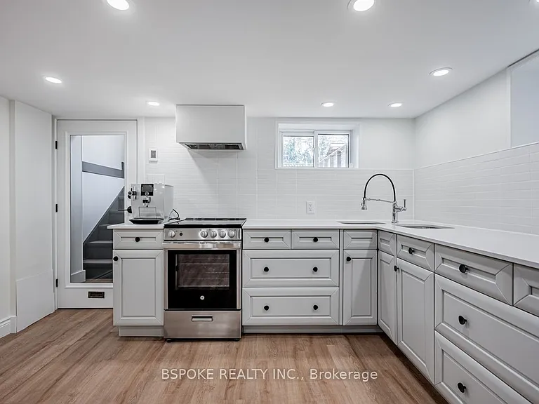 4 Hartford Ave #BASEMENT — Photo 7