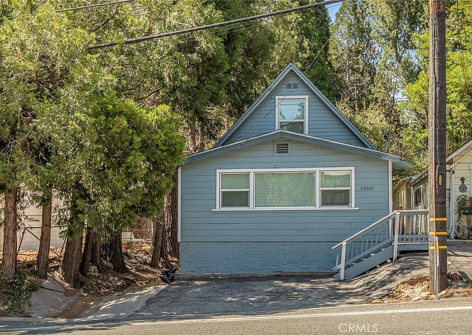 1st image of 23035 Waters Dr