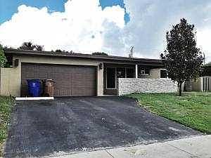 1st image of 901 SE 15th Ct