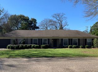 102 Pinehaardt Dr, Selma, AL 36701