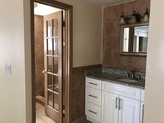 2nd image of 10105 Royal Acres Ct