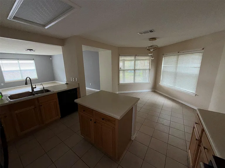 1704 Matagorda Dr — Photo 7