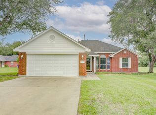 1140 Thomas Dr, Angleton, TX 77515