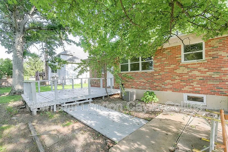 2 bed, 2.0 bath, 1520 sqft, $2,425 — Photo 2