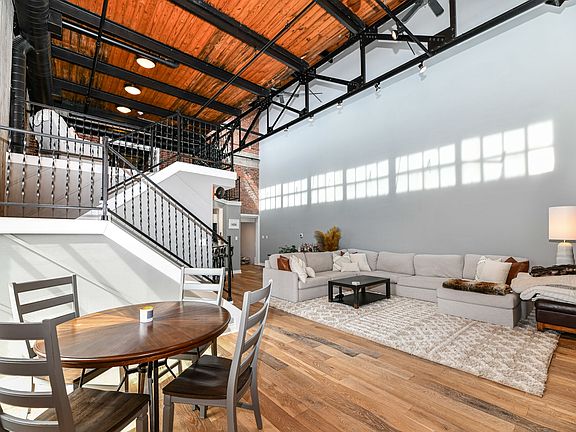 3rd image of 735 Lexington Ave APT 30