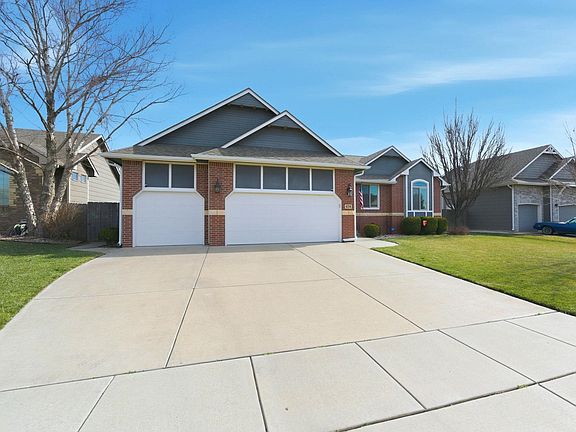 5th image of 4114 N Parkdale Cir
