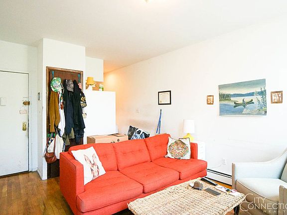 2nd image of 641 E 9th St APT 3A