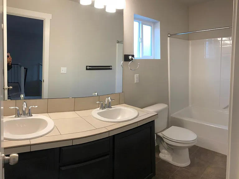 8211 49th St NE — Photo 15
