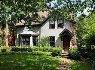 222 E Sheridan Pl, Lake Bluff, IL 60044